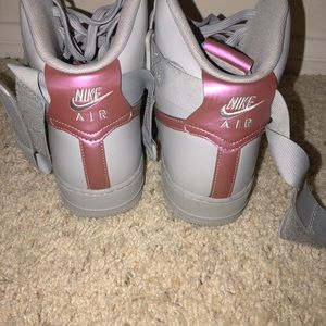 nike air force 1 lv8 high top grey